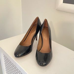 Ellie Tahari Black pumps